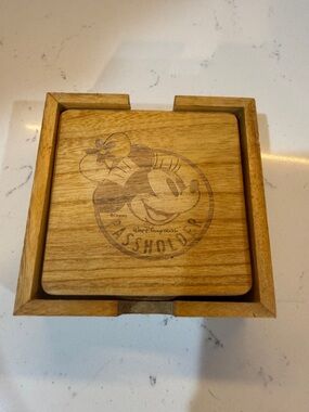 Disney Wooden Minnie Passholder Coaster Set — Natural Brown